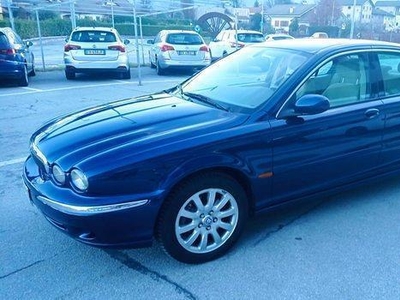 Usato 2002 Jaguar X-type 2.5 Benzin 196 CV (4.900 €)