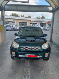 Usato 2003 Toyota RAV4 2.0 Diesel (4.000 €)