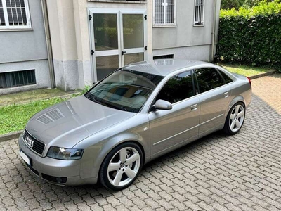 Usato 2004 Audi A4 1.8 Benzin 163 CV (7.900 €)