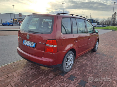 Usato 2004 VW Touran 1.6 Benzin 115 CV (3.100 €)