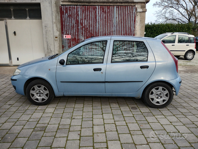 Venduto Fiat Punto Metano Neopatentati - auto usate in vendita
