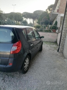 Usato 2008 Renault Scénic II 1.5 Diesel 106 CV (400 €)