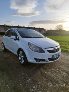 Usato 2009 Opel Corsa 1.2 Benzin 80 CV (2.000 €)