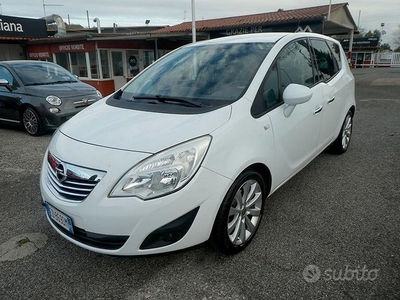 Usato 2010 Opel Meriva 1.4 Benzin 120 CV (6.900 €)