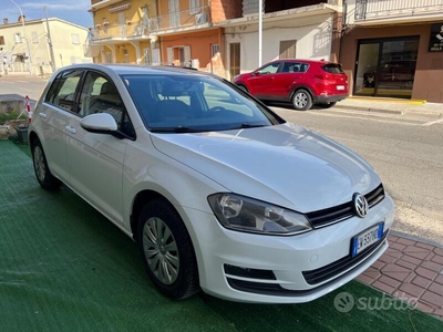 Usato 2014 VW Golf 1.2 Benzin 105 CV (8.500 €)