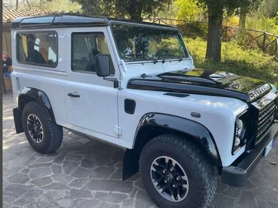 Usato 2015 Land Rover Defender 2.2 Diesel 122 CV (71.000 €)