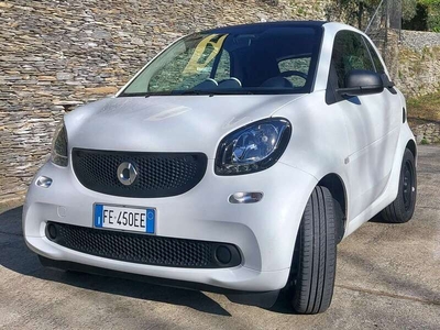 Usato 2016 Smart ForTwo Coupé 1.0 Benzin 71 CV (9.500 €)