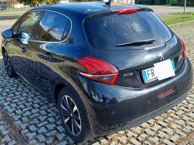 Usato 2018 Peugeot 208 1.2 Benzin 83 CV (11.000 €)