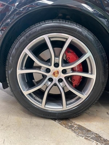 Usato 2018 Porsche Cayenne S 2.9 Benzin 441 CV (63.900 €)