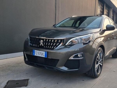 Usato 2019 Peugeot 3008 Benzin (24.200 €)