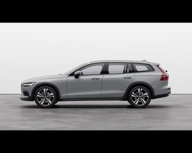 Usato 2023 Volvo V60 CC El 197 CV (60.800 €)