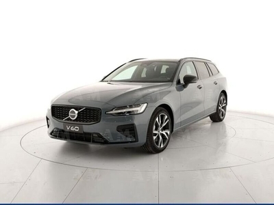 Usato 2023 Volvo V60 El 197 CV (49.443 €)