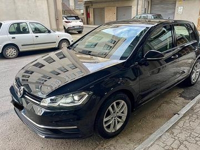 Volkswagen Golf 1.6 TDI Sport BlueMotion (Pari al