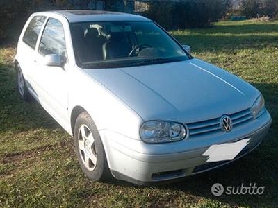 VOLKSWAGEN Golf 4ª serie - 2000