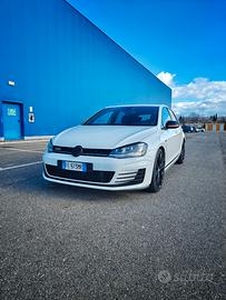 VOLKSWAGEN Golf 7ª serie - 2015