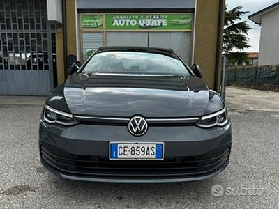 Volkswagen Golf 8 1.5 eTSI 130CV