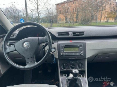 VOLKSWAGEN PASSAT 1.9 TDI/105CV Trendline