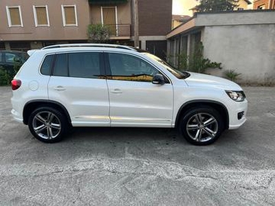 VOLKSWAGEN Tiguan 2.0 TDI 4Motion R-Line 184CV