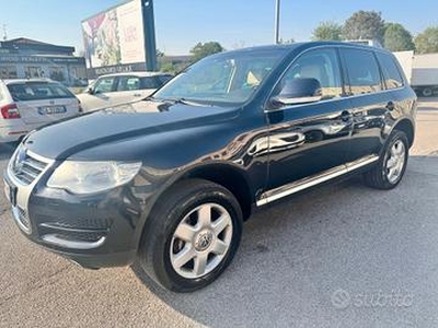 Volkswagen Touareg 3.0 V6 TDI DPF Exclusive