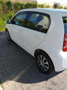 Volkswagen Up 1.0 2015 km185.000