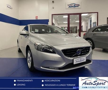 Volvo V40 D3 Momentum Leini'