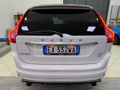 VOLVO XC60 D4 AWD Geartronic R-design Momentum