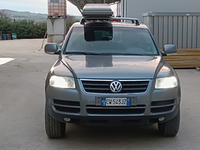 VW Touareg r5
