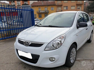 Hyundai i20 benzina 1.2 con 100000 chilometri