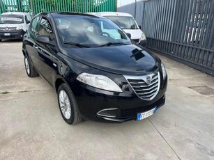 Lancia Ypsilon 0.9 TwinAir 85 CV 5 porte Metano Ecochic Silver usato