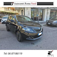 Lancia Ypsilon 1.0 FireFly 5 porte S&S Hybrid Ecochic Gold usato