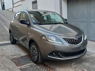 Lancia Ypsilon 1.0 FireFly 5 porte S&S Hybryd Gold