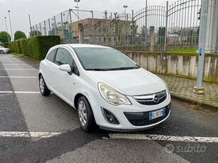 Opel corsa 1.2 85cv NEOPATENTATI