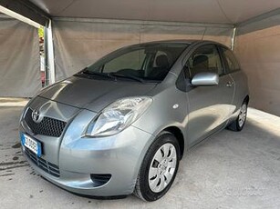 Toyota Yaris 1.0 3 porte Sol