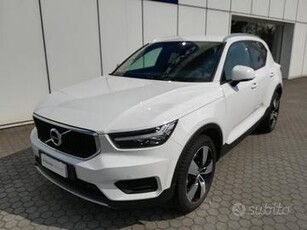 VOLVO XC40 D4 AWD Geartronic Momentum