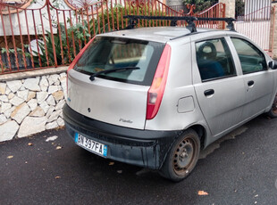 Usato 2000 Fiat Punto Benzin (1.200 €)