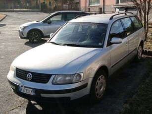 Usato 2000 VW Passat 1.9 Diesel 110 CV (2.000 €)