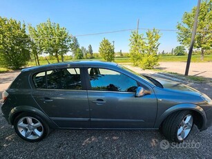 Usato 2006 Opel Astra 1.8 Benzin 125 CV (5.300 €)