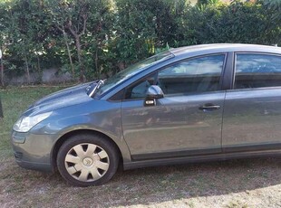 Usato 2007 Citroën C4 1.4 Benzin 90 CV (950 €)