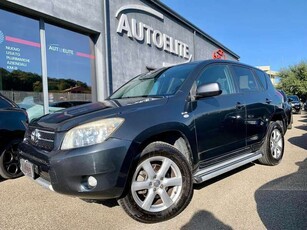 Venduto Toyota RAV4 RAV 42.2 d-4d Sol. - auto usate in vendita