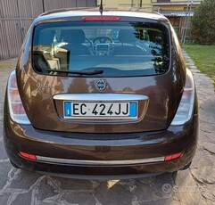 Usato 2010 Lancia Ypsilon 1.2 Benzin 80 CV (4.300 €)