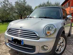 Usato 2011 Mini Cooper 1.6 Benzin 120 CV (10.500 €)