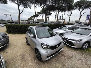 Usato 2015 Smart ForTwo Coupé 1.0 Benzin 71 CV (11.300 €)