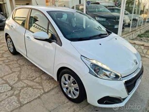 Usato 2019 Peugeot 208 1.2 Benzin 82 CV (9.900 €)