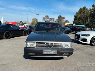 Usato 1985 Alfa Romeo 90 2.0 Benzin 128 CV (10.500 €)