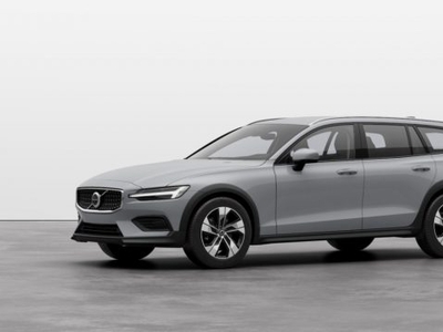 2024 VOLVO V60 Cross Country