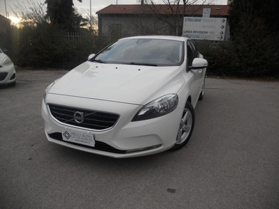 Volvo V40 D2