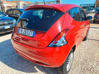 Lancia Ypsilon 0.9 TwinAir 85 CV 5 porte Metano Ecochic Unyca