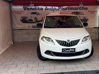 Lancia Ypsilon 1.0 FireFly 5 porte S&S Hybrid Ecochic Silver usato