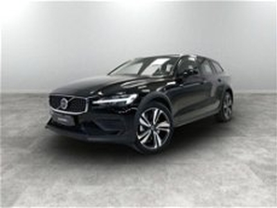 Volvo V60 Cross Country 2.0 b4 Core awd auto del 2023 usata a Modena