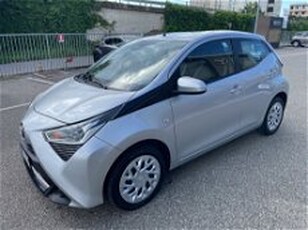 Toyota Aygo Connect 1.0 VVT-i 72 CV 5 porte x-play del 2020 usata a Piacenza